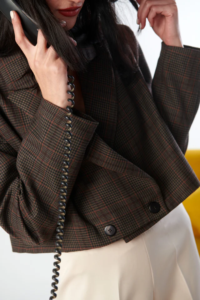 Gabri's Cropped Wool Blazer - Image 3