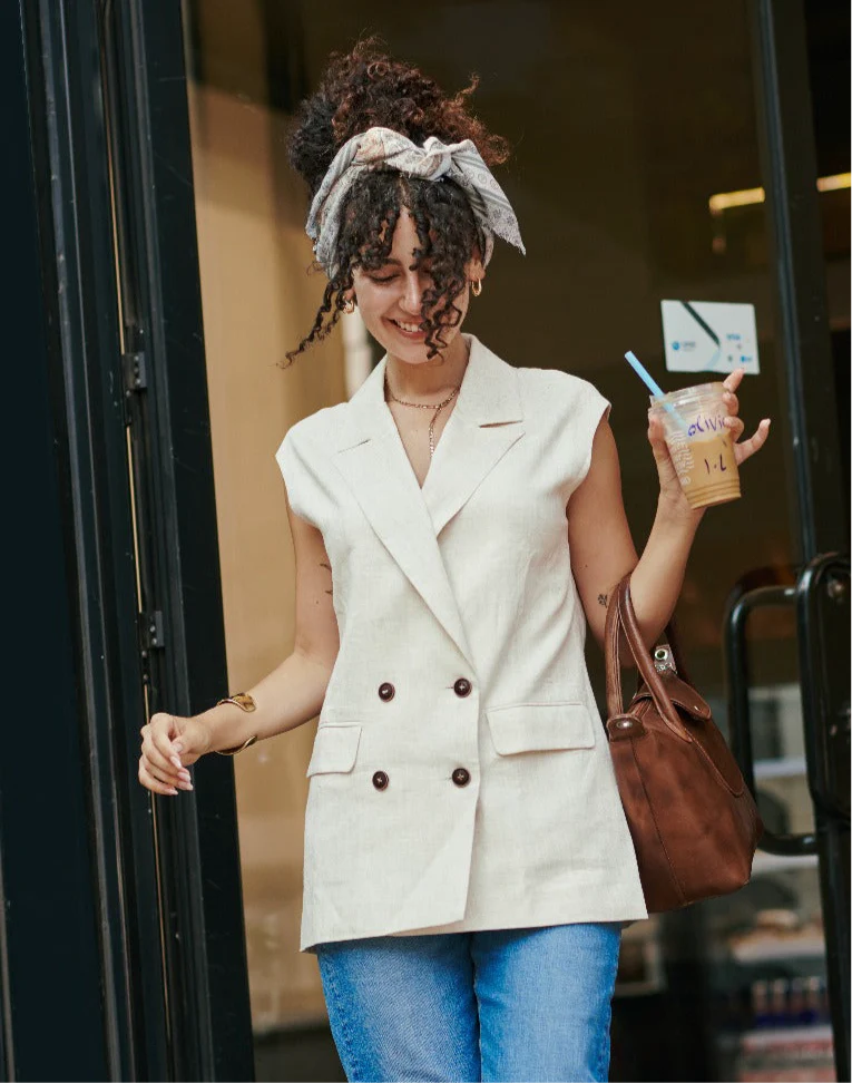 Verve Sleeveless Blazer - Image 3