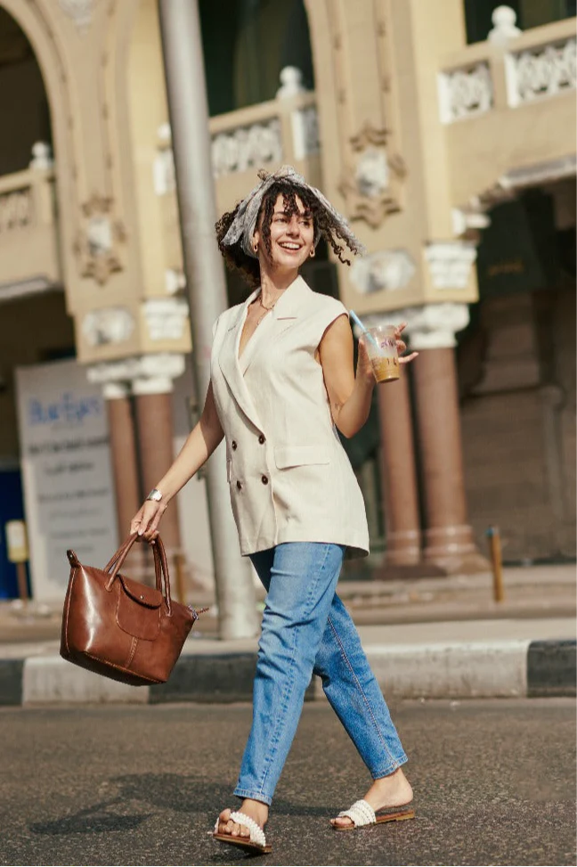 Verve Sleeveless Blazer - Image 4